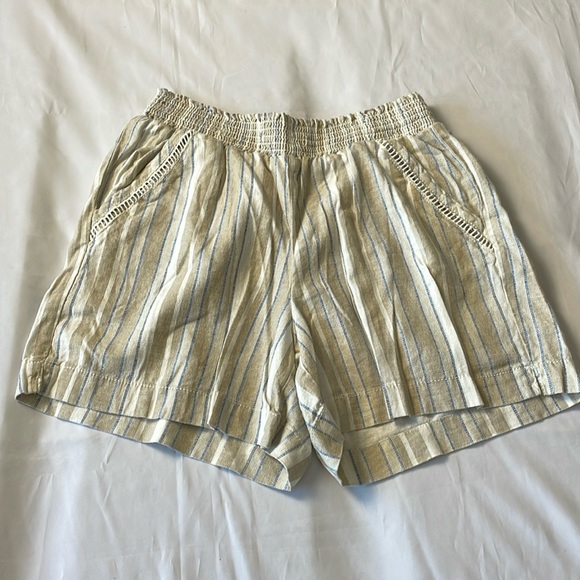 Women’s size medium tan striped Briggs Linen Blend Pull-On Shorts with Pockets - Picture 1 of 8